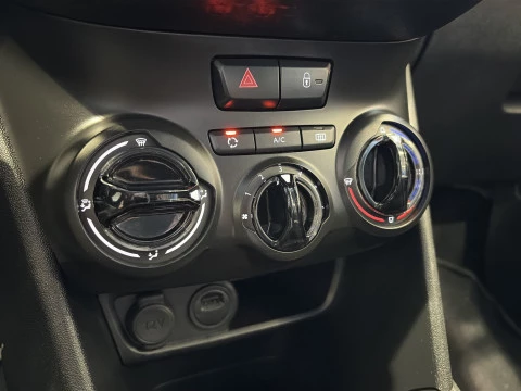 Peugeot 208 PureTech Signature 60 kW (82 CV)