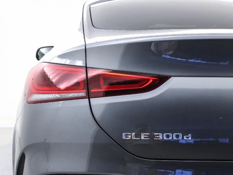 Mercedes-Benz GLE GLE 300 D 4MATIC 330 5P COUPE