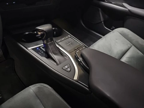 Lexus UX 2.0 250h Business