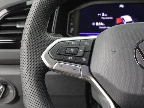 Volkswagen T-Roc 1.0 TSI 85KW R-LINE 115 5P