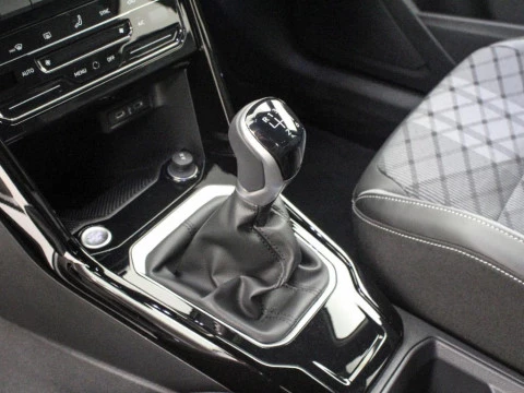 Volkswagen T-Roc 1.0 TSI 85KW R-LINE 115 5P