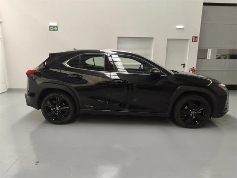 Lexus UX 250h Premium 2WD