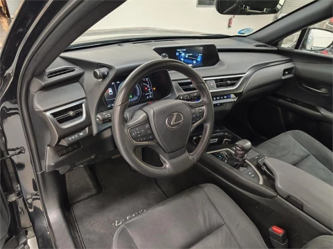 Lexus UX 250h Premium 2WD