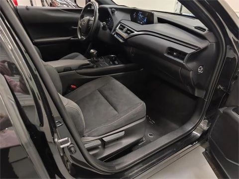 Lexus UX 250h Premium 2WD