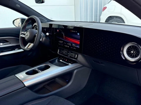 Mercedes-Benz CLA  250+ con tecnologia EQ