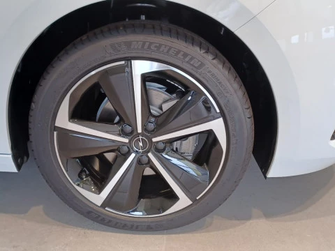 Opel Astra 1.2T XHT 96kW (130CV) GS