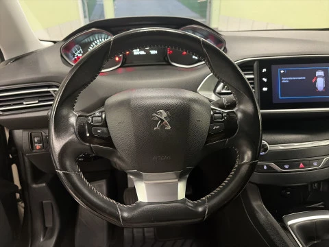 Peugeot 308 PureTech 110 SANDS Style 81 kW (110 CV)