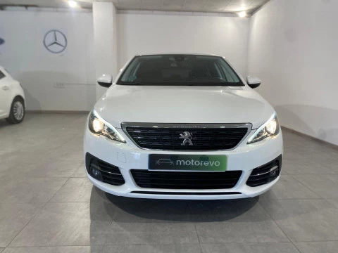 Peugeot 308 5p Allure Pack BlueHDi 130