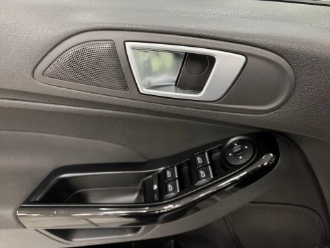 Ford Fiesta 1.25 Duratec Titanium 60 kW (82 CV)