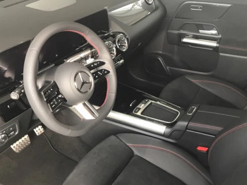 Mercedes-Benz GLA  200 d