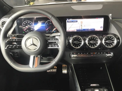 Mercedes-Benz GLA  200 d