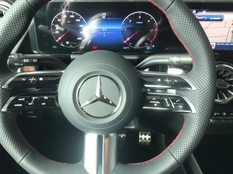 Mercedes-Benz GLA  200 d