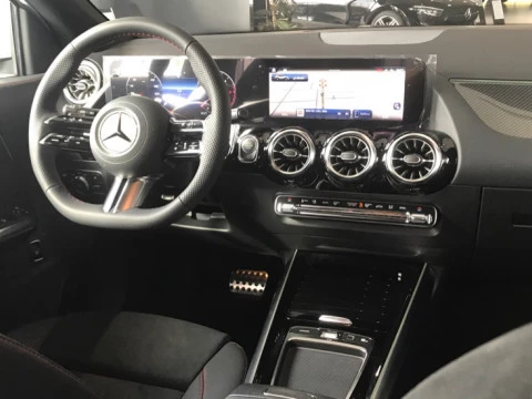 Mercedes-Benz GLA  200 d