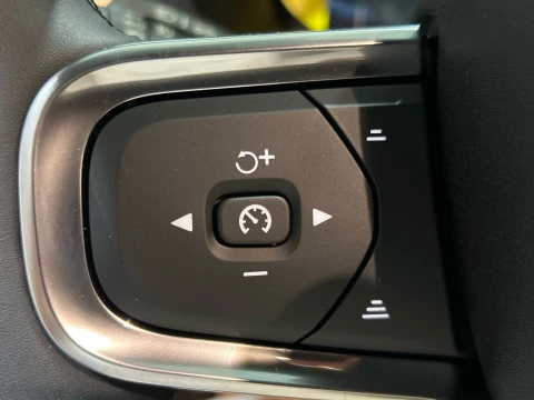 Volvo XC40 2.0 B3 CORE AUTO 163 5P