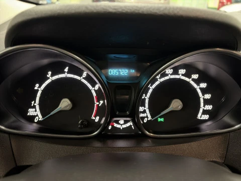 Ford Tourneo Courier 1.0 EcoBoost Titanium 74 kW (100 CV)