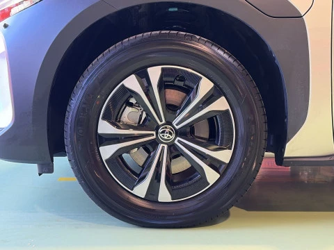 Toyota BZ4X 200E Style 4x2 Auto 150 kW (204 CV)