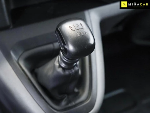 Peugeot Expert Combi BlueHDi 120 S&S Standard 88 kW (120 CV)