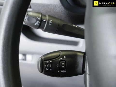 Peugeot Expert Combi BlueHDi 120 S&S Standard 88 kW (120 CV)