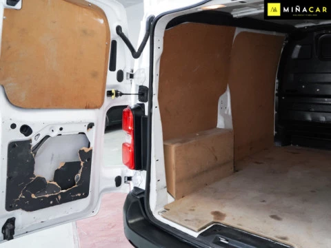 Peugeot Expert Combi BlueHDi 120 S&S Standard 88 kW (120 CV)