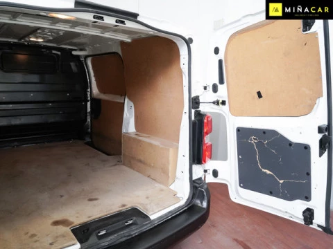 Peugeot Expert Combi BlueHDi 120 S&S Standard 88 kW (120 CV)