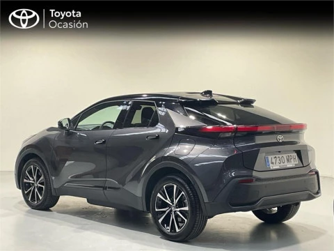 Toyota C-HR Advance Plus + Skyview®