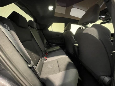 Toyota C-HR Advance Plus + Skyview®