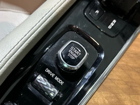 Volvo XC90 2.0 B5 D BUSINESS PLUS 4WD AUTO 235 TECHO 360º HUD