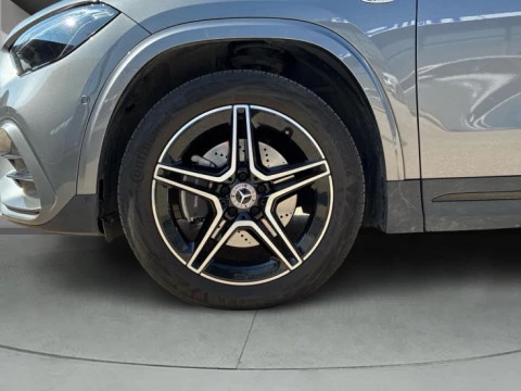 Mercedes-Benz GLA  250 e