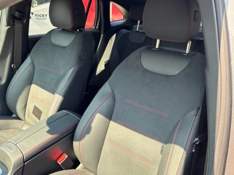 Mercedes-Benz GLA  250 e