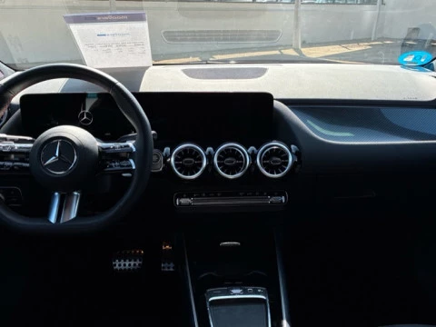 Mercedes-Benz GLA  250 e