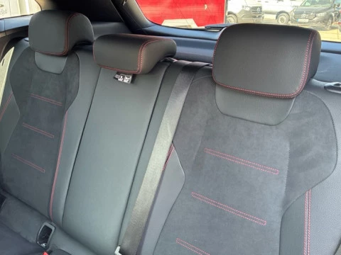 Mercedes-Benz GLA  250 e