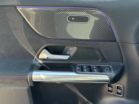 Mercedes-Benz GLA  250 e