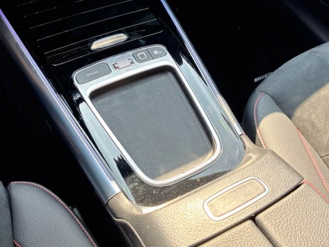 Mercedes-Benz GLA  250 e