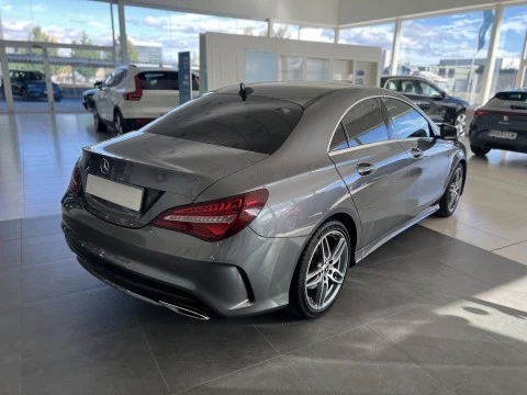 Mercedes-Benz Clase CLA 1.6 CLA 200 4P