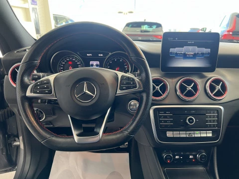 Mercedes-Benz Clase CLA 1.6 CLA 200 4P