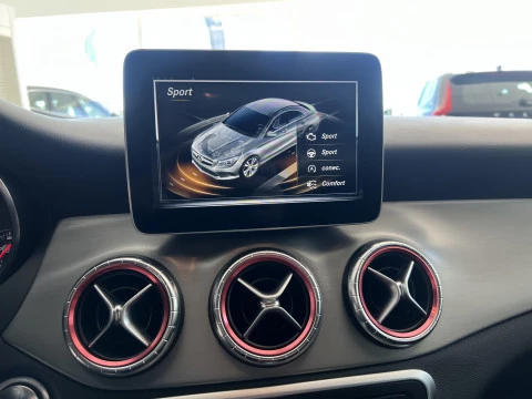 Mercedes-Benz Clase CLA 1.6 CLA 200 4P