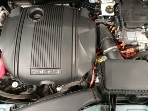 Lynk & Co 01 1.5 PHEV 3.3kW