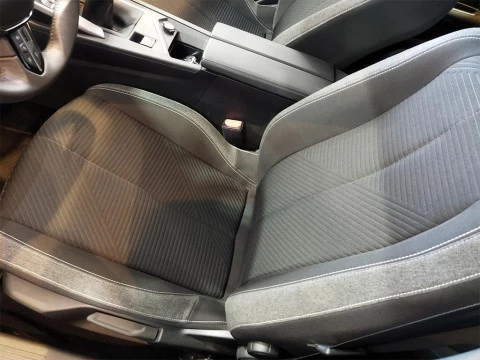 Peugeot 308 FAM. 1.2 GASOLINA 130 ACTIVE PACK SW 5P