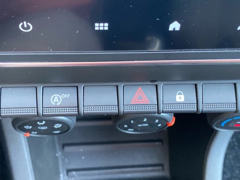 Renault Clio Business SCe 49 kW (67CV)