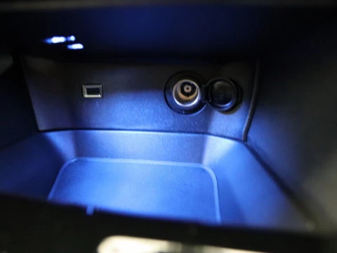 Peugeot 3008 1.6 HYBRID 225 E-AUTO ALLURE 5P