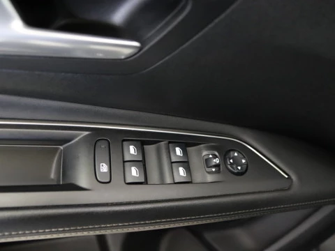 Peugeot 3008 1.6 HYBRID 225 E-AUTO ALLURE 5P