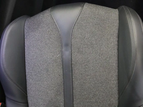 Peugeot 3008 1.6 HYBRID 225 E-AUTO ALLURE 5P