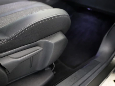 Peugeot 3008 1.6 HYBRID 225 E-AUTO ALLURE 5P