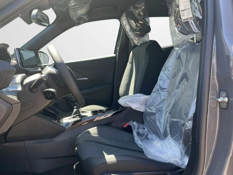 Peugeot 2008 Allure Gasolina 100 S&S 6 Vel. MAN