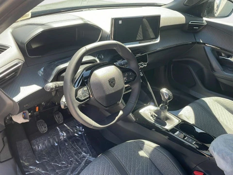 Peugeot 2008 Allure Gasolina 100 S&S 6 Vel. MAN