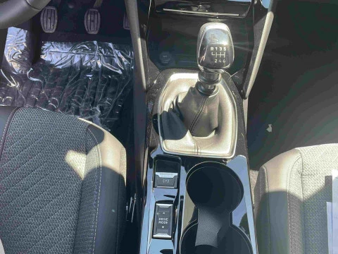 Peugeot 2008 Allure Gasolina 100 S&S 6 Vel. MAN