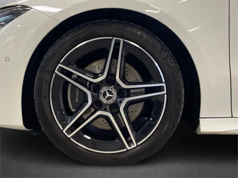 Mercedes-Benz CLA 200 D DCT Shooting Brake