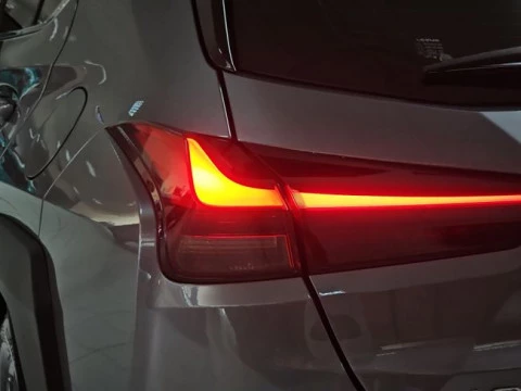 Lexus UX 2.0 250h Business