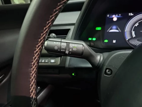 Lexus UX 2.0 250h Business