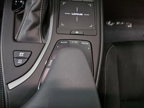 Lexus UX 2.0 250h Business